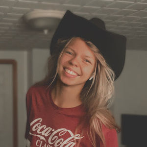 Meet your Posher, Selena